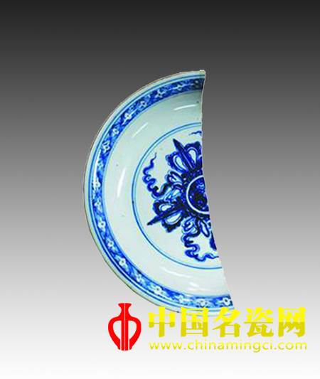 明晚期官窯青花瓷片