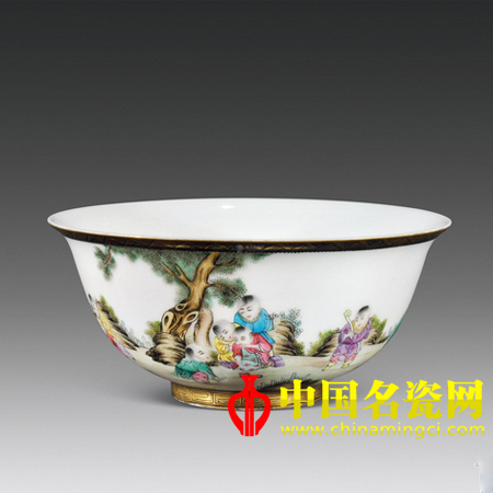 清雍正 琺瑯彩嬰戲圖紋碗 中國名瓷網(wǎng)