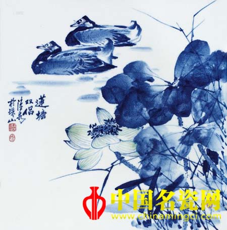 陸如青花斗彩瓷板 《蓮塘雙侶》