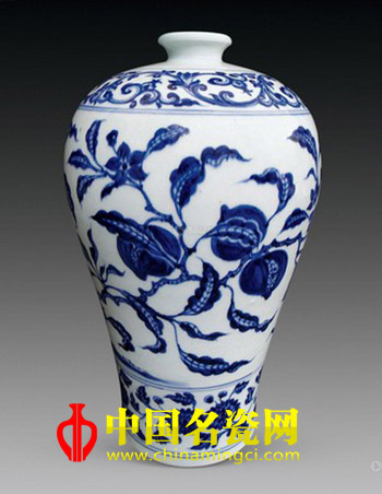 明 青花果實(shí)紋梅瓶