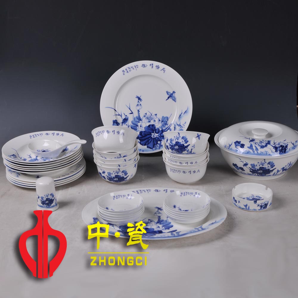中國(guó)名瓷網(wǎng) 《荷塘情趣》56頭餐具