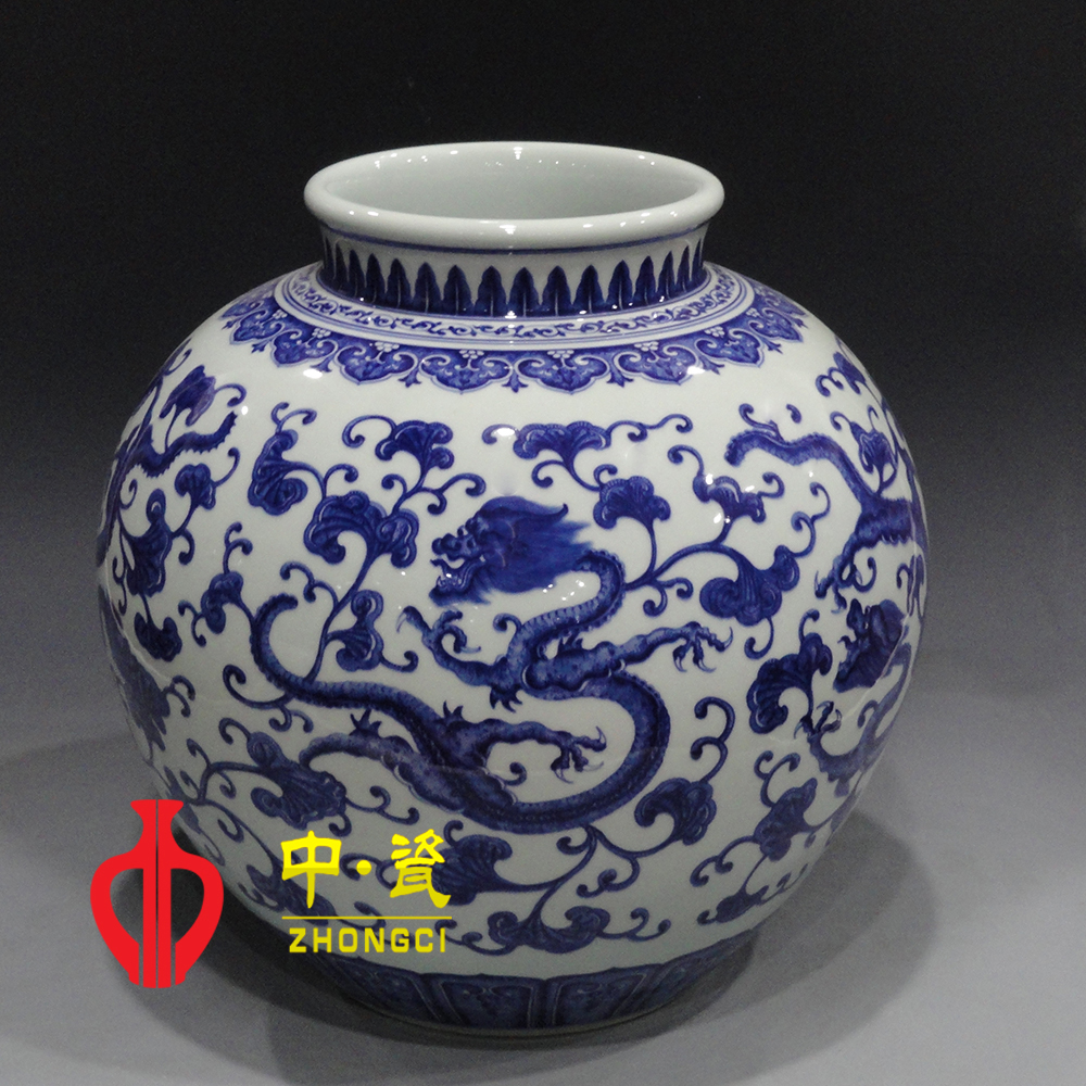 中國(guó)名瓷網(wǎng) 現(xiàn)代高仿青花手繪龍紋燈籠瓶