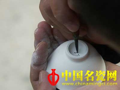 中國(guó)名瓷網(wǎng) 景德鎮(zhèn)手工制瓷流程