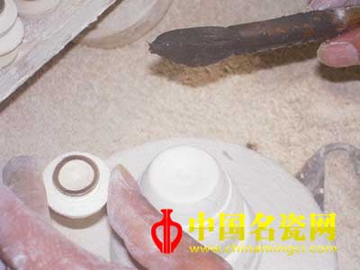 中國(guó)名瓷網(wǎng) 景德鎮(zhèn)手工制瓷流程