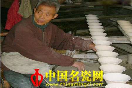 景德鎮(zhèn)市發(fā)展陶瓷文化產(chǎn)業(yè)的實(shí)踐與思考