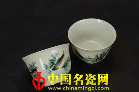 淺談陶瓷粉彩的藝術(shù)特點與發(fā)展