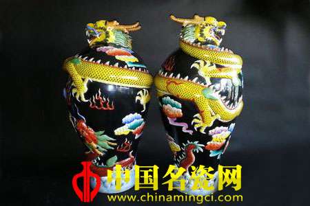漫談粉彩堆雕陶瓷山水畫的藝術(shù)創(chuàng)作