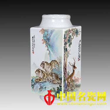 畢淵明 濯濯斑衣潤獸圖棕式瓶