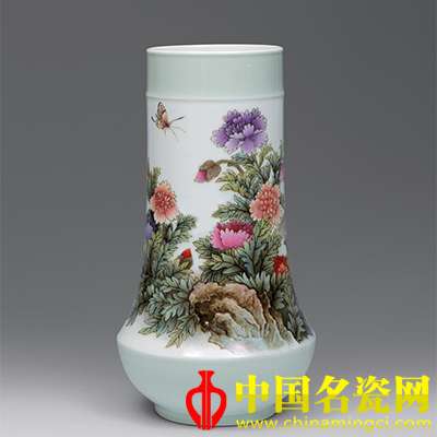 庭卉吐艷 粉彩瓷瓶