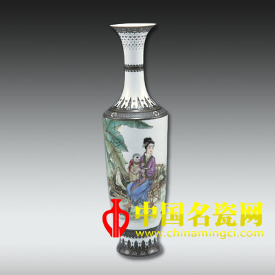 粉彩“秋庭嬰戲”薄胎瓶