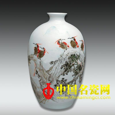 新彩“翠柏壽帶”瓶 