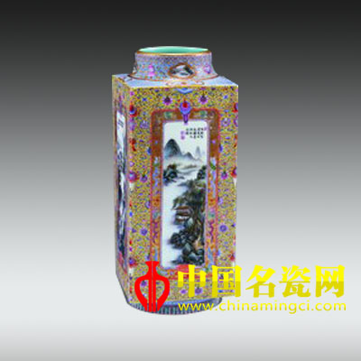 民國(guó) 仿乾隆粉彩開(kāi)光“山水圖”琮式瓶