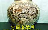 出土元代青花龍紋梅瓶估價過億