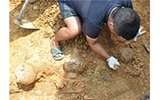 彩陶壺深埋2000多年出土依舊顏色鮮艷