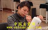 以靈動(dòng)相伴 與美麗相依——范麗霞瓷韻清香