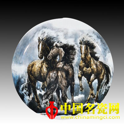 饒曉晴 馬到成功 粉彩瓷盤