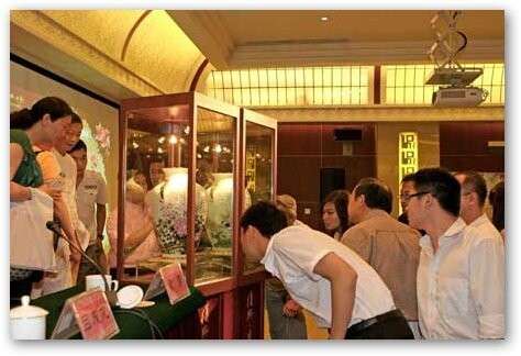 由當(dāng)代陶瓷收藏，關(guān)注陶瓷產(chǎn)業(yè)發(fā)展