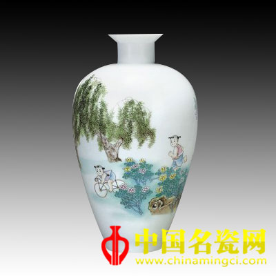 王秋霞 賽車(chē)粉彩瓷瓶