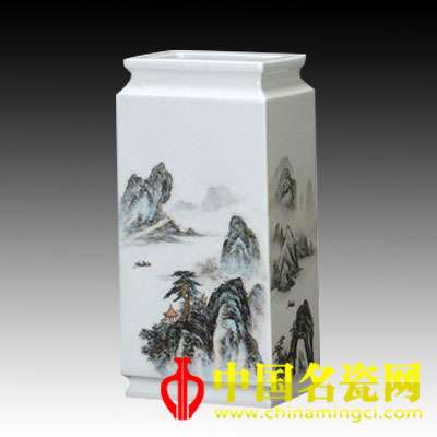 汪桂英 青山綠野四方鑲器粉彩瓷瓶