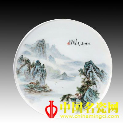 汪桂英  雙帆遠(yuǎn)影 粉彩瓷盤(pán)