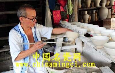 景瓷長遠(yuǎn)之策 經(jīng)紀(jì)人需介入
