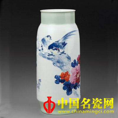 王恩懷 春在自然中　青花斗彩瓷瓶