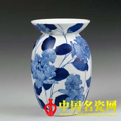 張學(xué)文 芳菲　青花盤口瓶