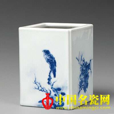 王步 青花花鳥四方筆筒