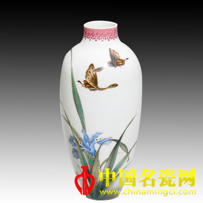 方云峰 粉彩蝶戀花橄欖瓶