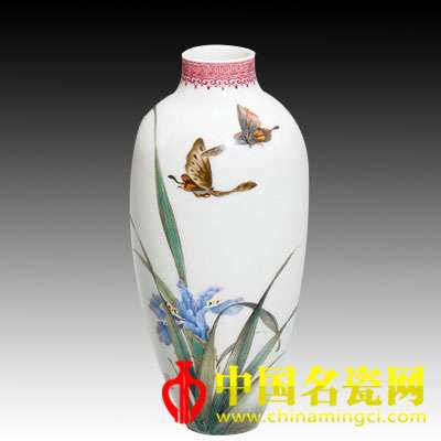 方云峰 粉彩蝶戀花橄欖瓶