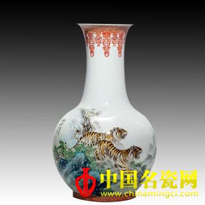畢淵明 粉彩雙虎攬勝圖瓶