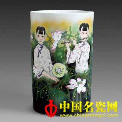 俞華春 江南閨秀 顏色釉綜合裝飾瓷瓶