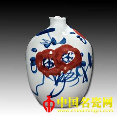 秦錫麟 青花釉里紅《春韻》花卉瓶