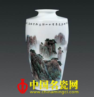 王秋霞“憶黃山”粉彩瓷瓶