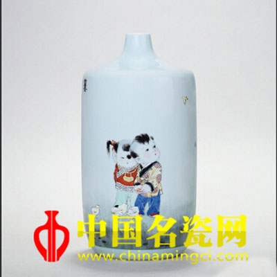 戴榮華 粉彩《童趣》瓶