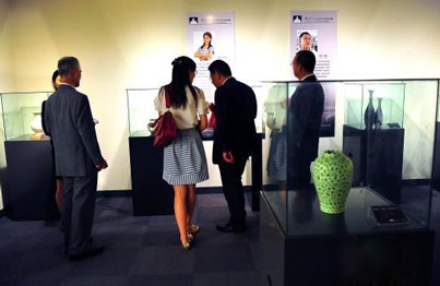 河北現(xiàn)代名窯瓷器展在東京舉行
