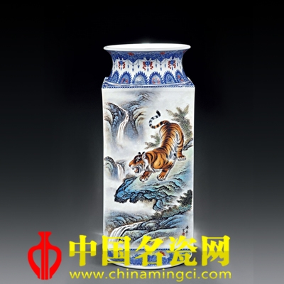于慶華 粉彩四方瓷瓶