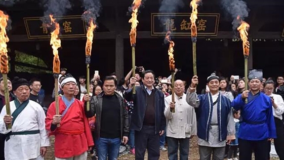 景德鎮(zhèn)龍缸窯舉行點(diǎn)火儀式微電影《窯神童賓》殺青