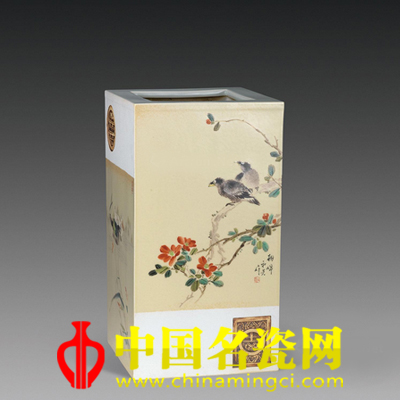 江和先 粉彩花鳥(niǎo)紋四方瓶