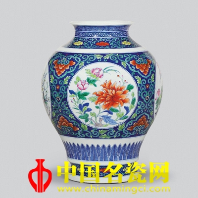 龔華 青花斗彩開光四季花卉尊
