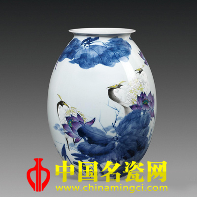 劉毅 青花斗彩“荷塘情趣”瓷瓶