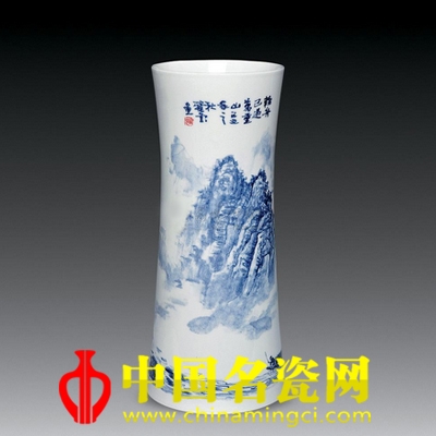 徐國基 青花瓷瓶《山水圖》