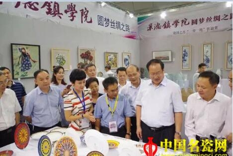 當(dāng)艾德萊斯遇上景德鎮(zhèn)瓷器,江西常務(wù)副省長都點贊了