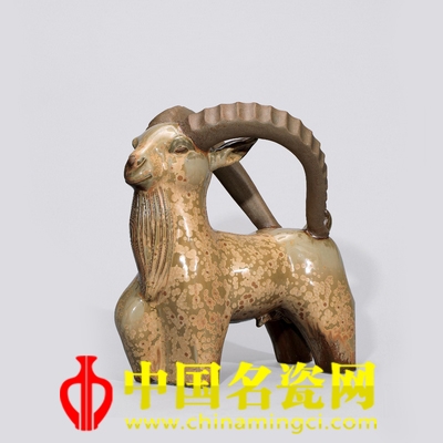 周國(guó)楨 高溫色釉《領(lǐng)頭羊》瓷塑