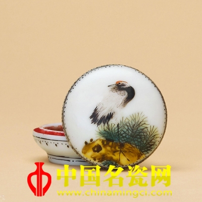  陸云山 粉彩松鶴圖小印盒