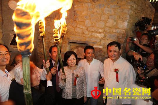 景德鎮(zhèn)重建清代獅子窯首次復(fù)燒 閻崇年：文化有了生命力