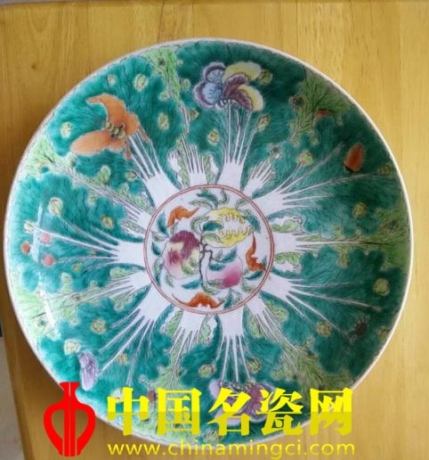 清嘉慶粉彩瓷器