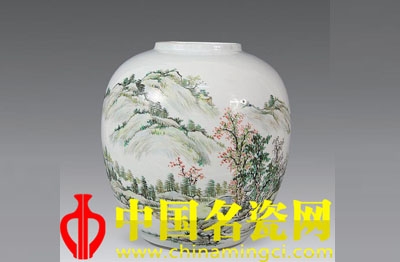 淺絳彩瓷是一種瓷器彩飾品種