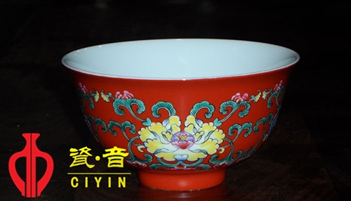 花瓶為什么這樣紅?