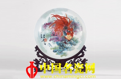 瓷盤上的皮球花